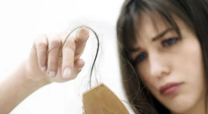 Por falta de esta vitamina se te cae el cabello