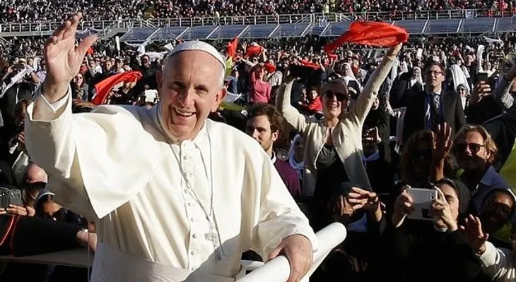 Papa denuncia la explotación laboral