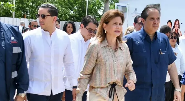 Raquel Peña y Víctor Atallah encabezan jornada "Más Salud" en beneficio de comunidades de Santiago