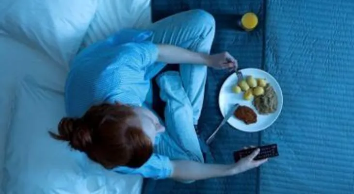 No desayunar y cenar muy tarde: la combinación asesina