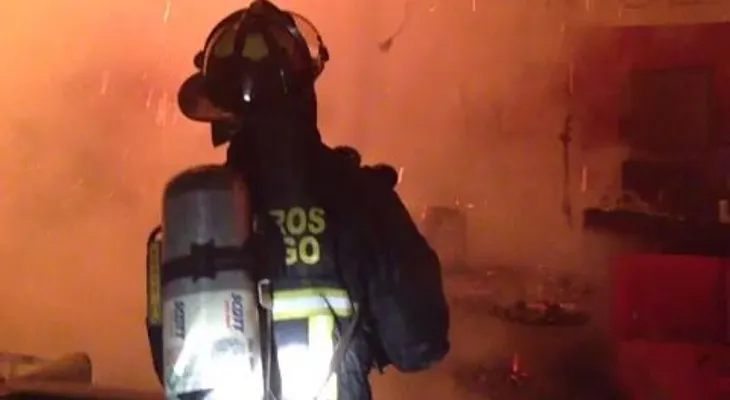 Un incendio afectó al menos 7 viviendas en Alameda
