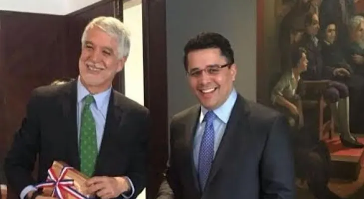 David Collado firma convenio con Alcaldía de Colombia