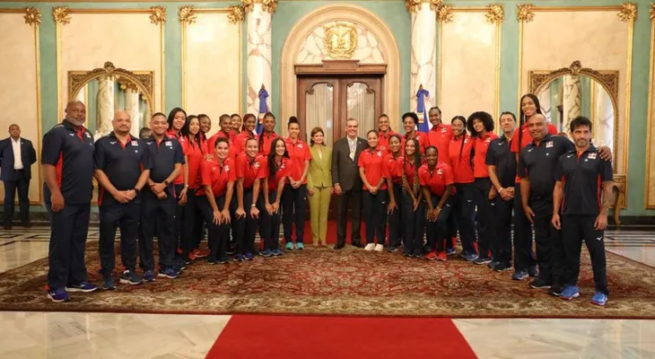 Presidente Abinader recibe en Palacio Nacional a las Reinas del Caribe tras su triunfo en la Copa Panamericana