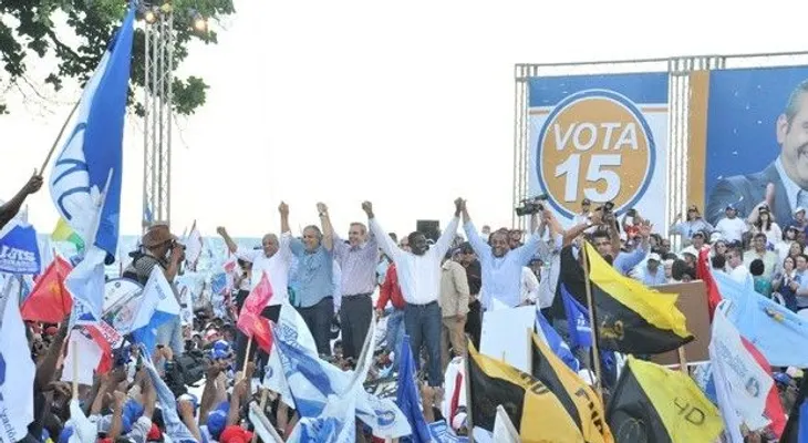 Abinader pide votar contra la corrupción y la delincuencia