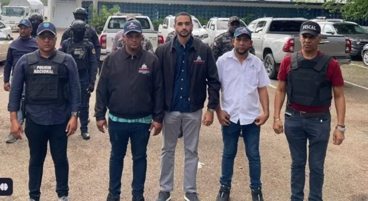 MIP operativo en Santiago, incauta fuegos artificiales, arma ilegal y arresta a cuatro