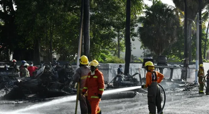 Fallecen dos personas tras explosión de un tanquero en el Malecón de Santo Domingo