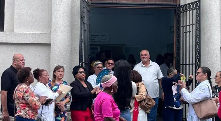 Personal médico del Hospital Padre Billini suspende servicios en rechazo a nuevo director