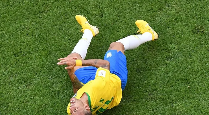 NeymarChallenge: así es el reto viral que se burla de las â??caídasâ? del jugador brasileño