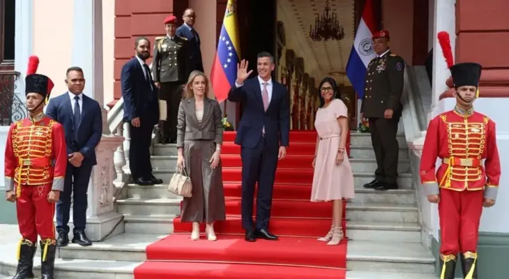 Presidente de Paraguay llega a Venezuela para reunirse con Delcy Rodríguez
