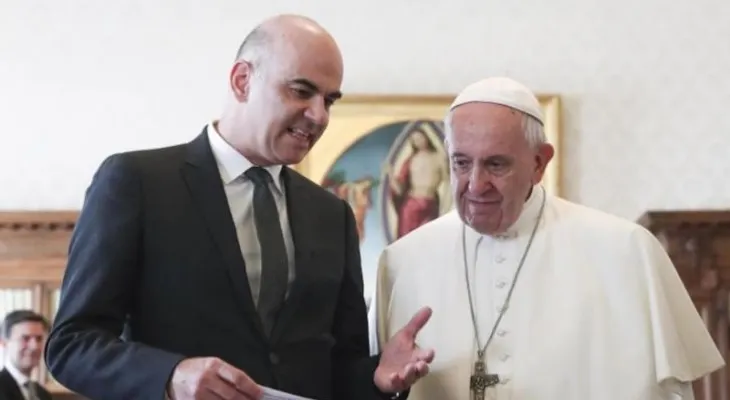 El papa Francisco: Hace falta voluntad política para desarme y energías renovables