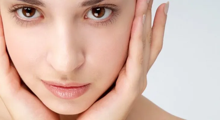 Algunos trucos para evitar el maquillaje y que nuestro rostro luzca natural y radiante