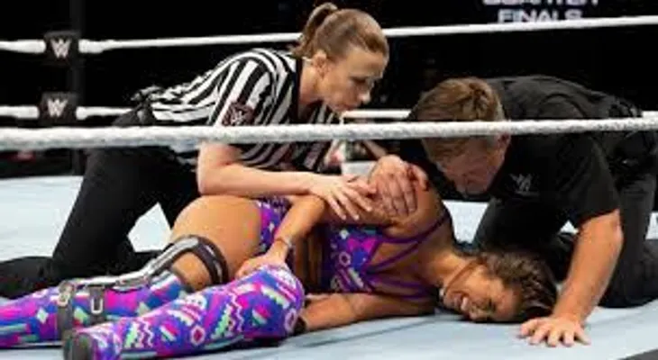 Luchadora estará fuera de competencia más de un año, por terrible explosión de su rodilla