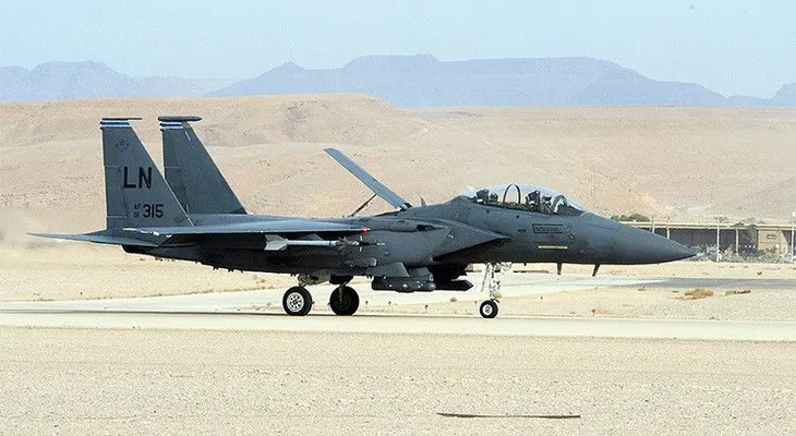 Jaque mate a Boeing: La Fuerza Aérea de Israel crea un "frankenstein" a partir de dos cazas F-15