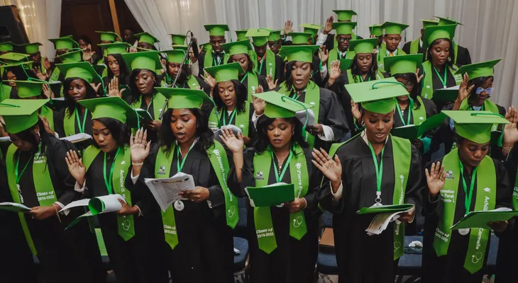 Universidad Episcopal de Haití gradúa a 103 nuevos médicos en Puerto Príncipe