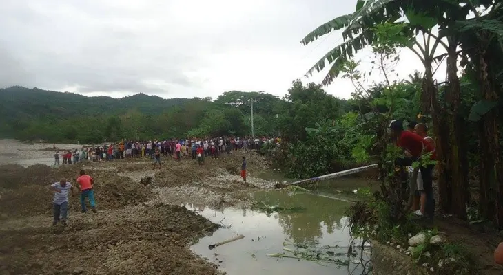 Río Blanco vuelve a incomunicar al municipio de Cambita Garabito