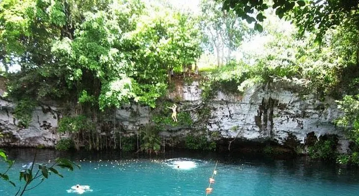 Lago Dudu en la entrada de Cabrera, municipio de la provincia María Trinidad Sánchez, República Dominicana 
