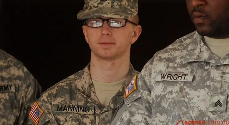 Bradley Manning, informante de WikiLeaks, va a corte marcial en EE.UU.