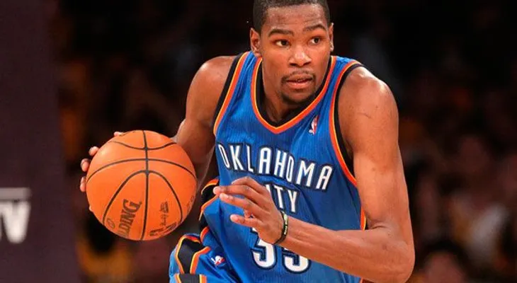 Jugador de NBA Kevin Durant se fractura un pie 