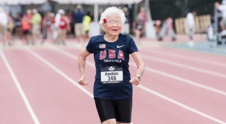Mujer de 103 años rompe récords mundiales en velocidad