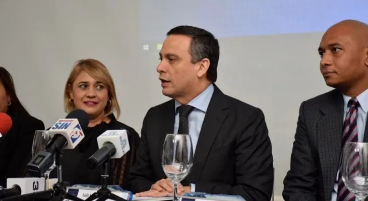 Presidente de Indotel, Luis Henry Molina, lanza Guías Digitales de Protección al Usuario