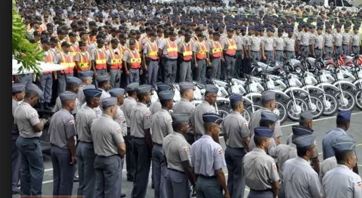 Policías y militares ganarían equivalente a 500 dólares en gobierno de Abinader