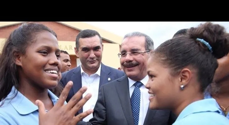 VIDEO: Estudiantes interpretan Hip Hop escolar para Danilo