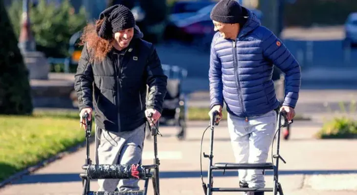 Tres parapléjicos vuelvan a caminar tras recibir un implante electrónico