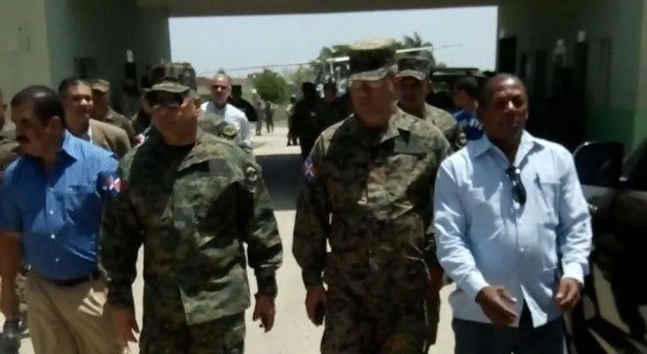 Director de Migración y jefe del Ejército recorren Elías Piña
