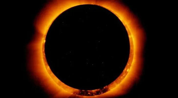Video: Un eclipse transforma el sol en un anillo de fuego 