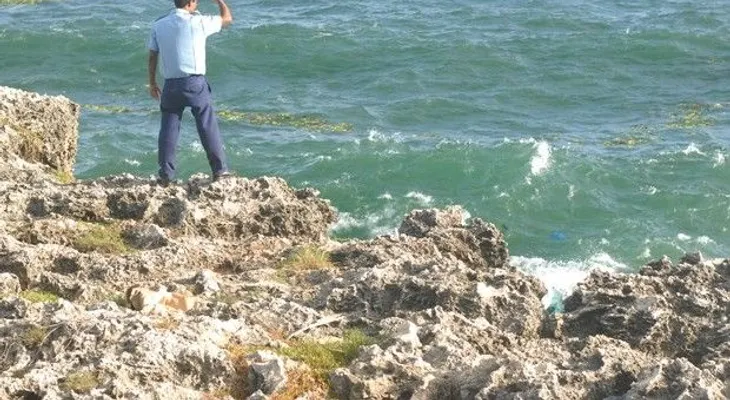Bomberos siguen buscando jóvenes perdidos en el mar