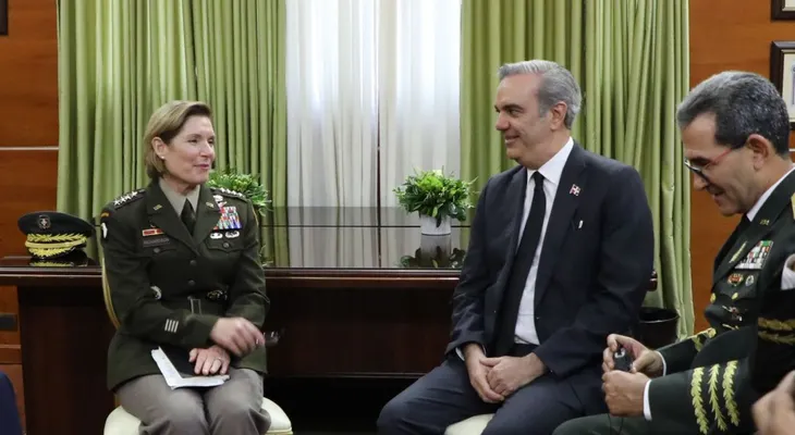 Presidente Abinader aborda con comandante Laura J. Richardson, aspectos de la cooperación y seguridad entre EEUU y RD 