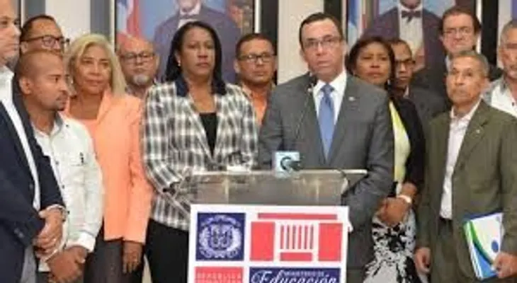 Ministro Andrés Navarro acuerda con ADP fortalecer canales de diálogo y concertación