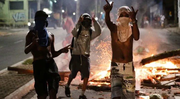 Ola de violencia mortal en una ciudad brasileña en medio de un paro policial