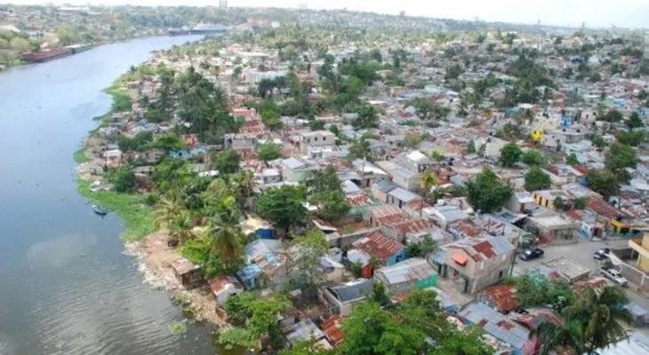 Piden RD$500 mil para dejar sus casas en la ribera del río Ozama 