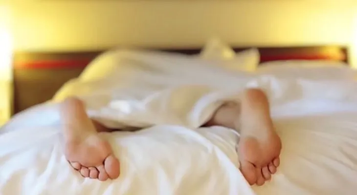 Para dormir mejor, ¿qué hay que comer?