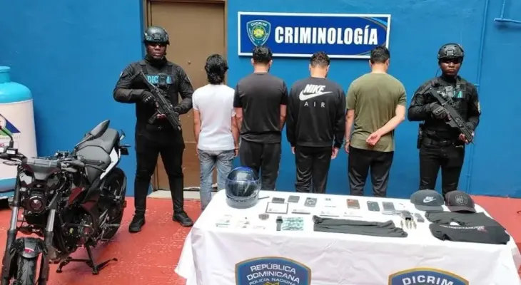 Policía arresta a cuatro colombianos por asaltos a mano armada en Piantini y otros sectores del Distrito Nacional
