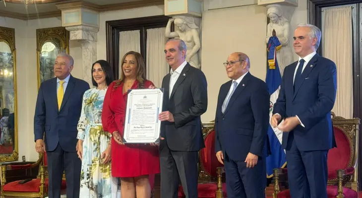 Docente de la UAPA recibe Premio Nacional a la Excelencia Magisterial 2026