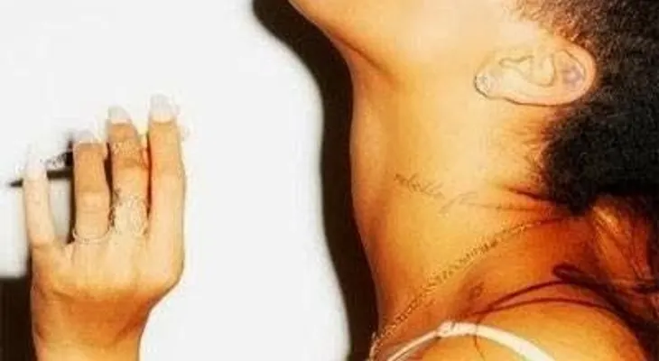 Cantante Rihanna dice en su habitación de RD había una cucaracha