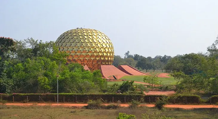 Bienvenido a Auroville, la ciudad más extraña del mundo