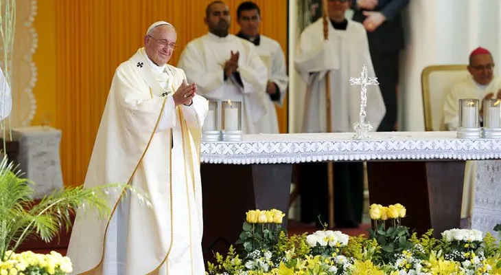 Papa Francisco: Dios bendiga a la mujer paraguaya, la más gloriosa de América