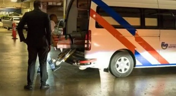 Al menos 15 muertos y 50 heridos, tras caída de un autobús de un puente