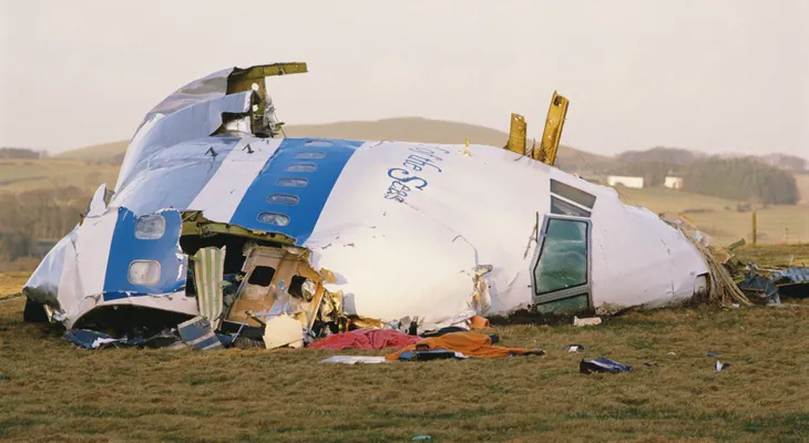 Ataques con bomba a aviones y complots frustrados