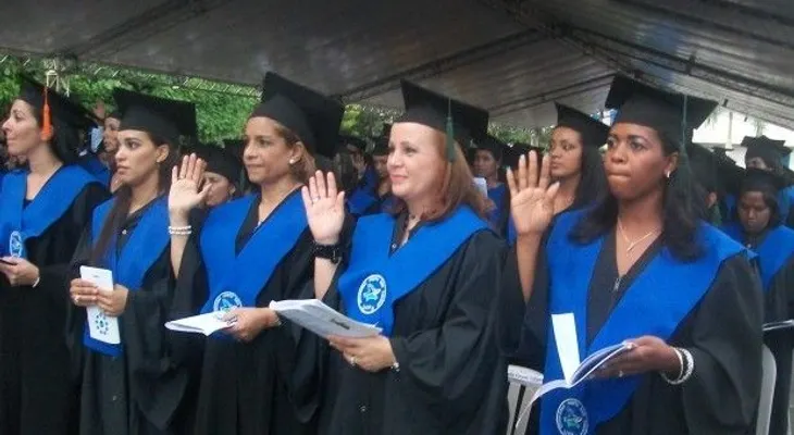 UAPA entrega al país 750 nuevos profesionales