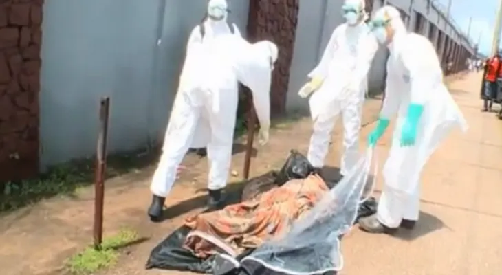 Fuertes imágenes: Un hombre 'muerto' de ébola despierta (Video)