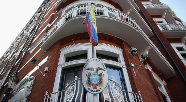 La policía de Londres retira la vigilancia de 24 horas a Assange