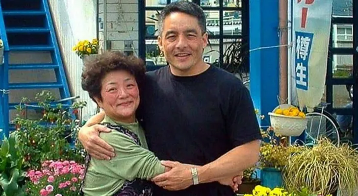 Un coronel de EE.UU encuentra a su madre biológica después de 45 años y se llevó una sorpresa que multiplicó su emoción