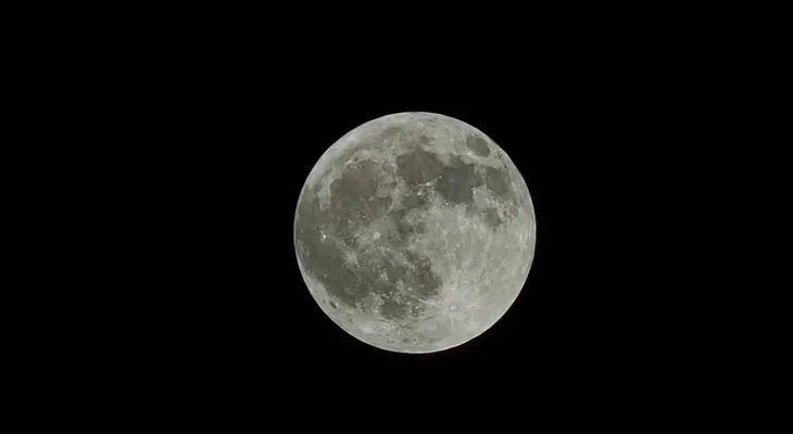 Eclipse lunar parcial ilumina esta noche el cielo dominicano