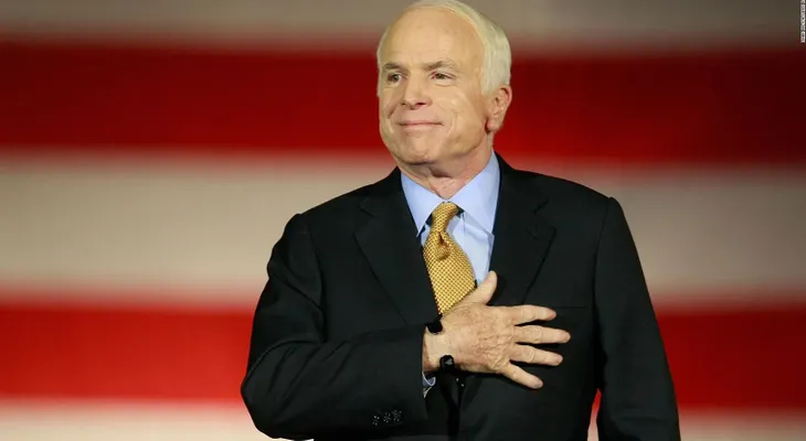 La fe de McCain le ayudó a sostenerse, y le permitió perdonarse