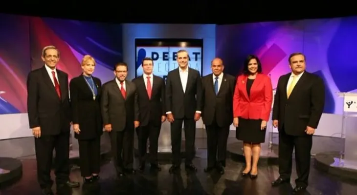 Con ausencia de Danilo, candidatos presidenciales concluyen debate