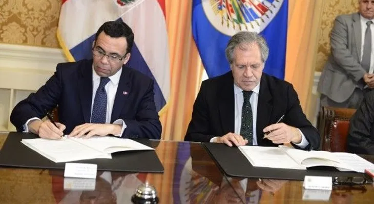 Navarro y Almagro firman convenio para celebrar en RD Asamblea de la OEA